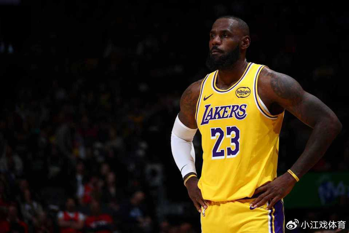 詹姆斯连续1297场上双纪录终结！仅砍8+6+11 助攻八村垒三分绝杀