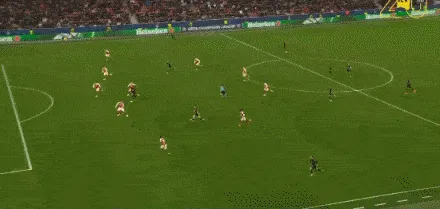 开云在线-泰里耶头球攻门，拉亚高难度扑救建功